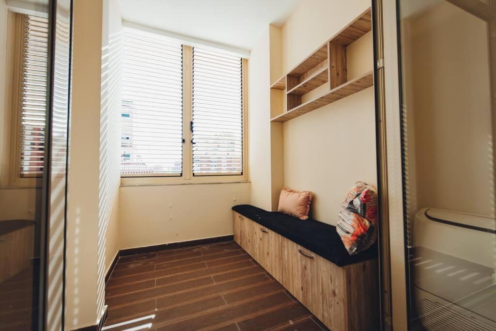Luxury Apartment At Myslym Shyri Tirana Buitenkant foto